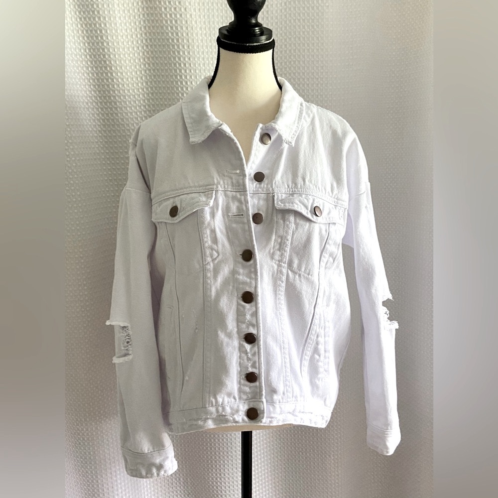 Women’s Oneteaspoon OVERSIZED Distressed White Denim Jacket size XS (fits S-M-L) - Picture 3 of 16
